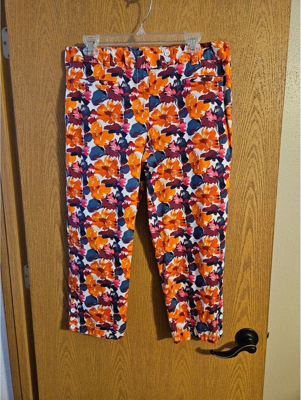 LOFT Capri Pants